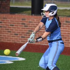 Rylee Yarborough bats last season. (Andy Diffenderfer, Tribune & Georgian)