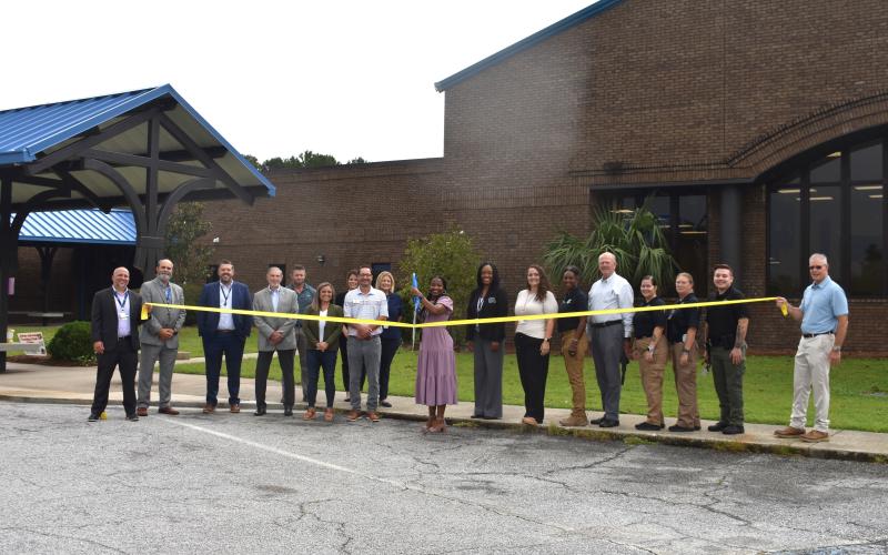 Kingsland Elementary School recently hosted a ribbon-cutting ceremony after its first full-scale renovation since the school opened in 1992.
