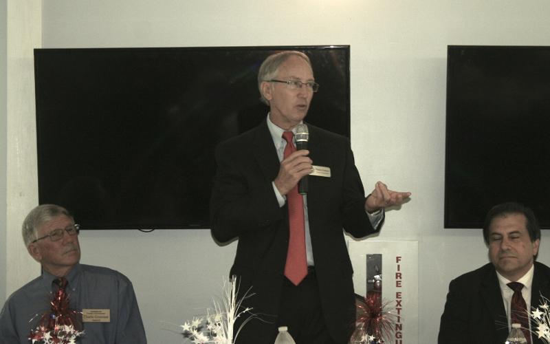 FRWN forum moderator Jacque Osborne asked Leeper, “Where does your head hit the pillow every night?” “That’s not a requirement,”  Leeper replied. JULIA ROBERTS/NEWS-LEADER