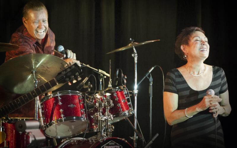 Les DeMerle and his band, along with vocalist Bonnie Eisele, are offering a new CD, “Hot Night in Venice.”