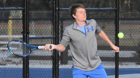 Hunter Rowe won his No. 2 singles match against Richmond Hill in a super-tiebreaker. (Andy Diffenderfer/Tribune & Georgian)
