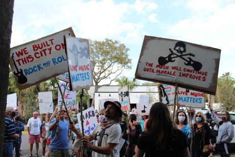 A crowd gathered outside Fernandina Beach City Hall on Tuesday to show city commissioners they want changes made to the city’s noise ordinance that would allow venues to continue to feature live music.
