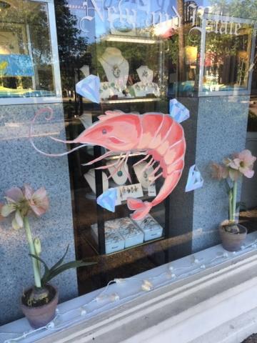 Fernandina Beach High School art students will paint shrimp-themed windows in downtown Fernandina Beach next week.