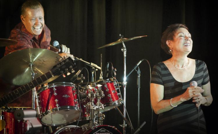 Les DeMerle and his band, along with vocalist Bonnie Eisele, are offering a new CD, “Hot Night in Venice.”