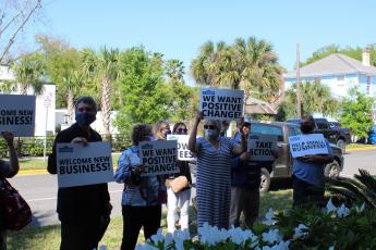 A crowd came to City Hall when the Fernandina Beach City Commission held a workshop to address complaints about the city’s Building Department.