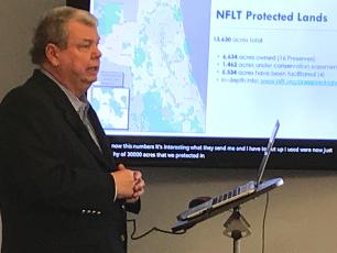 North Florida Land Trust President Jim McCarthy, left, recently spoke at the Men’s Newcomers Club meeting.